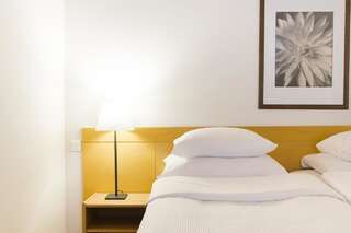 Отель Hotel Sveitsi Хювинкяя Двухместный номер с 2 отдельными кроватями и красивым видом.-4